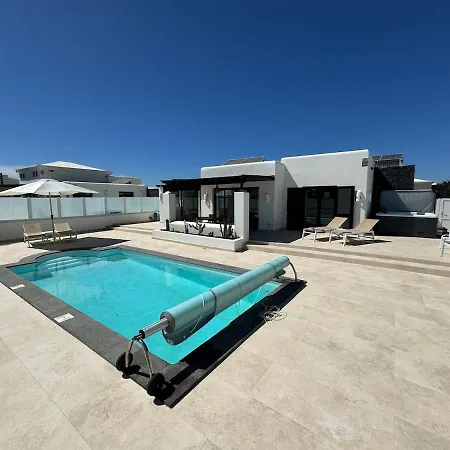 New In Playa Blanca, Lanzarote -adults Only- וילה פלאיה בלנקה