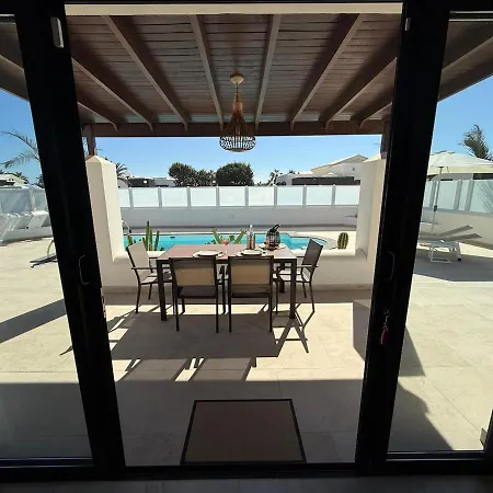New In Playa Blanca, Lanzarote -adults Only- וילה