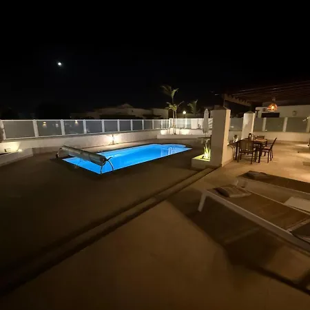 New In Playa Blanca, Lanzarote -adults Only- וילה פלאיה בלנקה